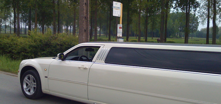 Chrysler Tuxedo Limousine (Chrysler Tux Limo)